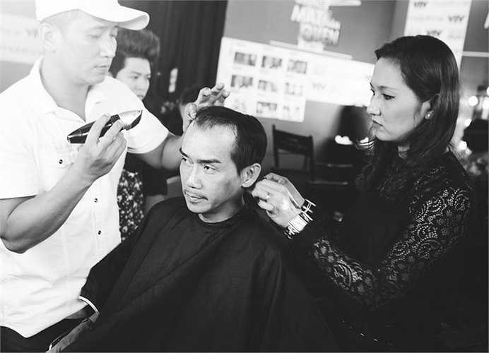 'Thuận cũng cố gắng tập luyện nhiều mới có thể hạ được giọng trầm như thế này'.