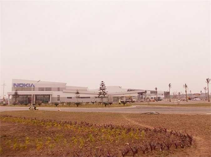 Dự án được xây dựng trên tổng diện tích 17 ha, có vốn đầu tư ban đầu là 200 triệu Euro (tương đương 300 triệu USD). Đây là nhà máy đầu tiên của Nokia tại Đông Nam Á và là cơ sở sản xuất điện thoại di động thứ 11 của hãng trên toàn cầu.(Theo Kiến thức)