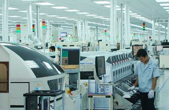 Nokia Việt Nam cam kết tuân thủ đúng yêu cầu về 5% số lao động của công ty có bằng đại học sẽ trực tiếp tham gia vào hoạt động Nghiên cứu và Phát triển (R&D).(Theo Kiến thức)