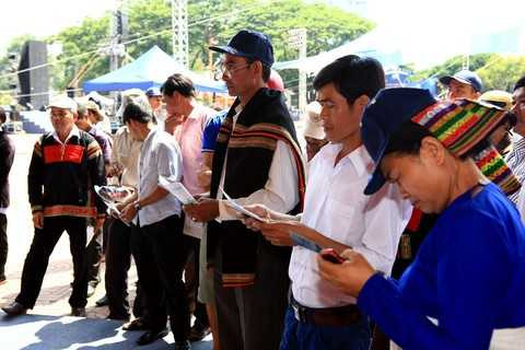 Phóng sự ảnh: Dịch vụ viễn thông Viettel hướng tới buôn làng Tây Nguyên