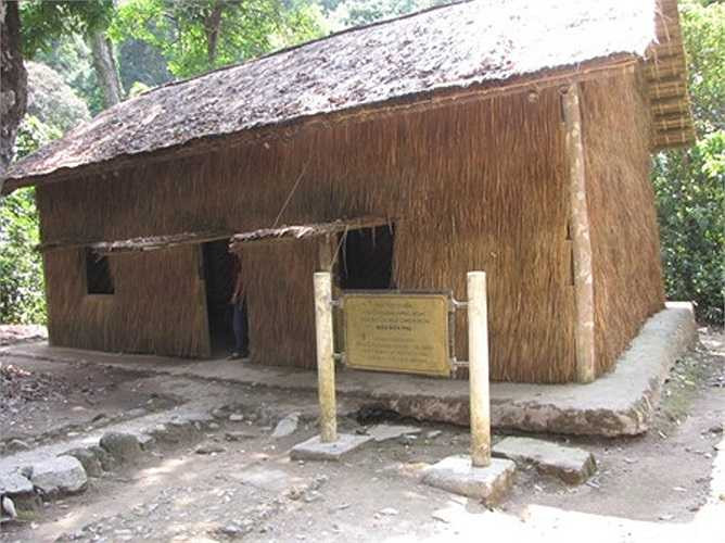 Nhà tác chiến, nơi giao ban hàng ngày của Bộ chỉ huy chiến dịch Điện Biên Phủ. 