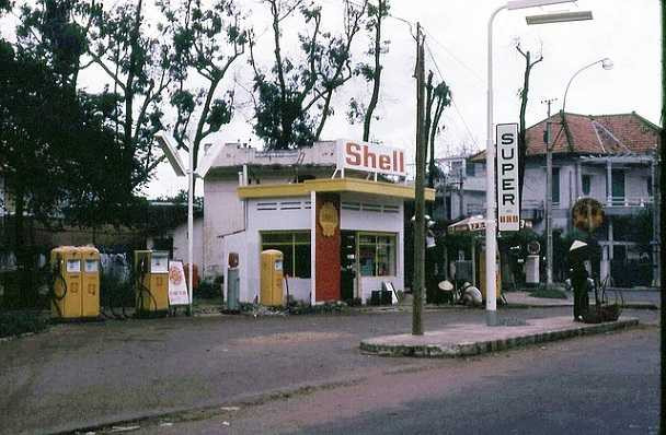 Cây xăng ở góc Phan Thanh Giản – Lê Văn Duyệt – 1968