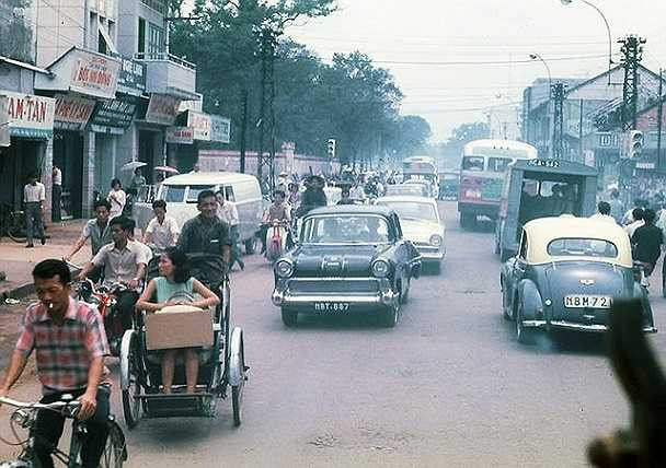 Góc Hai Bà Trưng – Hiền Vương (Võ Thị Sáu) – 1968.