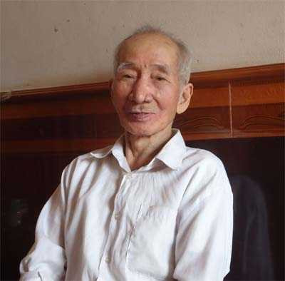 Ông Nguyễn Đình Chiêm tuy tuổi đã cao nhưng những ký ức về Điện Biên Phủ và Đại tướng Võ Nguyên Giáp vẫn còn nhớ rất rõ.