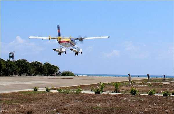 Cận cảnh thủy phi cơ cất cánh.