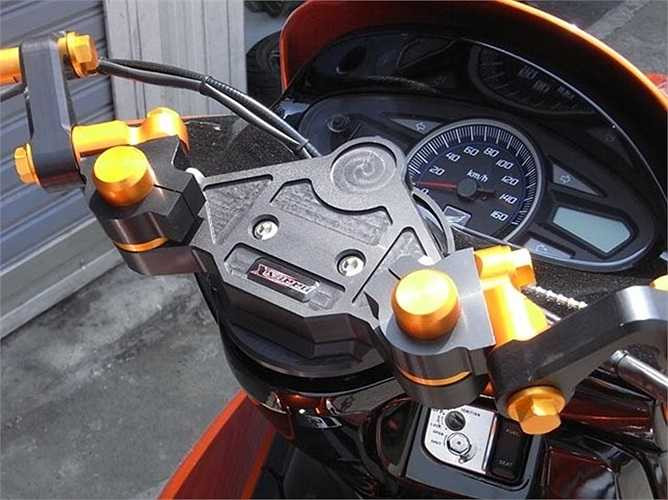 Cụm ghi đông chế độc đáo.