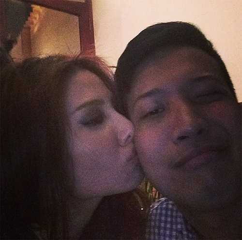 Nhưng trên trang cá nhân Diễm My không ngần ngại khoe nhiều bức ảnh âu yếm trên trang cá nhân. 