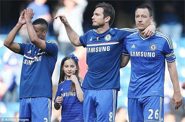Tuy nhiên, thông tin trên tờ Daily Mail cho biết, HLV Mourinho lại tuyên bố chắc nịch rằng muốn bộ 3 Lampard – Terry và Ashley Cole ở lại: 'Họ vẫn còn tương lai ở CLB. Nhưng hiện giờ mọi thứ vẫn còn phải chờ'