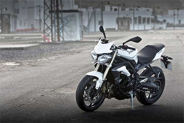 Yamaha MT-09 là mẫu naked-bike mới của hãng xe Nhật Bản. Sở hữu mức giá mềm hơn so với Triumph Street Triple, nhưng MT-09 sở hữu sức mạnh lớn hơn nhờ được trang bị khối động cơ 3 xi-lanh, dung tích ở mức 847cc, làm mát bằng chất lỏng, tỷ số nén 11,5:1, tích hợp hệ thống phun xăng điện tử, công suất 113,4 mã lực. 