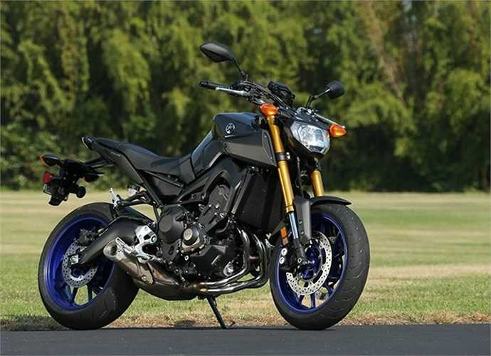 Suzuki SV650 là mẫu xe được sản xuất từ năm 1999 đến 2010, sau đó hãng xe Nhật Bản đã thay thế bằng mẫu SFV650 Gladius. Tuy nhiên, đây vẫn là một mẫu xe được đánh giá tốt. Do sản xuất từ khá lâu, nên giá bán của SV650 ở mức khá thấp so với những gì mà chiếc xe mang lại. 