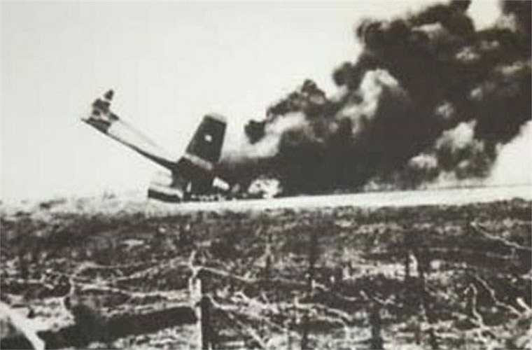  Mặc dù có lực lượng không quân hùng hậu, áp đảo nhưng trong cuộc chiến ở Điện Biên Phủ, quân Pháp phải chuốc lấy một thất bại đau đớn với tổng cộng 62 máy bay (gồm tất cả các loại máy bay mà Pháp-Mỹ huy động) bị lực lượng phòng không non trẻ Quân đội Nhân dân Việt Nam phá hủy. 