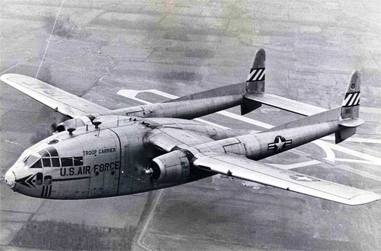 C-119 là máy bay vận tải quân sự do Công ty máy bay Fairchild (Mỹ) phát triển và sản xuất sau chiến tranh thế giới 2. C-119 có khả năng chở 4,5 tấn hàng hoặc 62 lính dù hoặc 35 cáng cứu thương. Máy bay trang bị 2 động cơ cánh quạt cho tốc độ tối đa 45km/h, tầm bay 3.600km. Ảnh minh họa 
