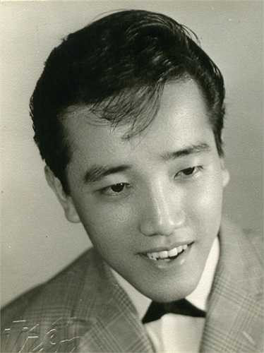 Hình làm poster cho một phòng trà ngày ấy tại Việt Nam.