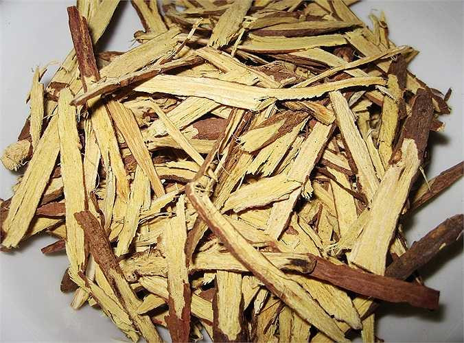 Cam thảo: Ngoài tính chất tốt cho tiêu hóa nổi tiếng của nó, cam thảo cũng giúp chiến đấu lại căng thẳng bằng cách duy trì mức độ cortisol hợp lý trong cơ thể. 