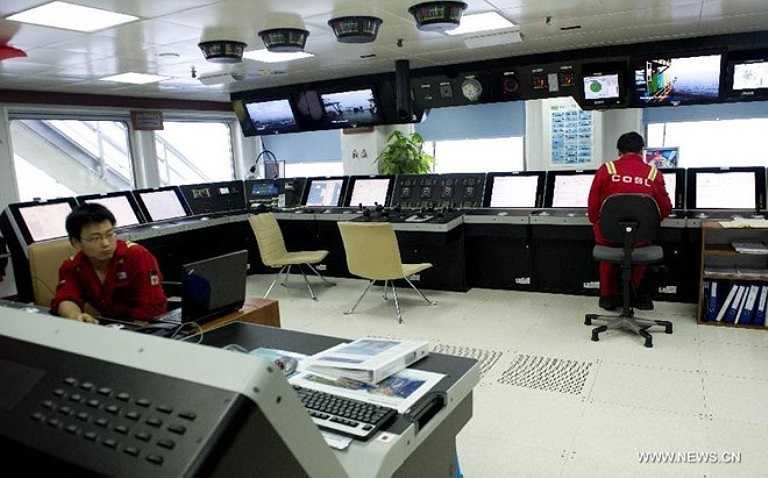 Phòng điều khiển trung tâm của giàn khoan. Ảnh: Tân Hoa Xã