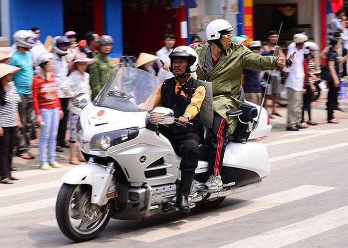 Honda Goldwing GL1800. Dòng xe đường trường GL1800 ra mắt lần đầu năm 2001 với động cơ phun xăng điện tử, dung tích 1.832cc. Đến model 2006, mẫu xe này có thêm túi khí tùy chọn, hệ thống GPS và các tiện ích khác cho người lái. Model 2010 là phiên bản cuối cùng được sản xuất ở Mỹ. Bản 2011 không được xuất xưởng, trong khi bản 2012 đang được lắp ráp ở Nhật Bản.