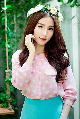 Những tưởng cô sẽ đi theo hình tượng sexy để thu hút sự chú ý của khán giả, nhưng sau đó lại không thấy Diễm My đi theo phong cách này.