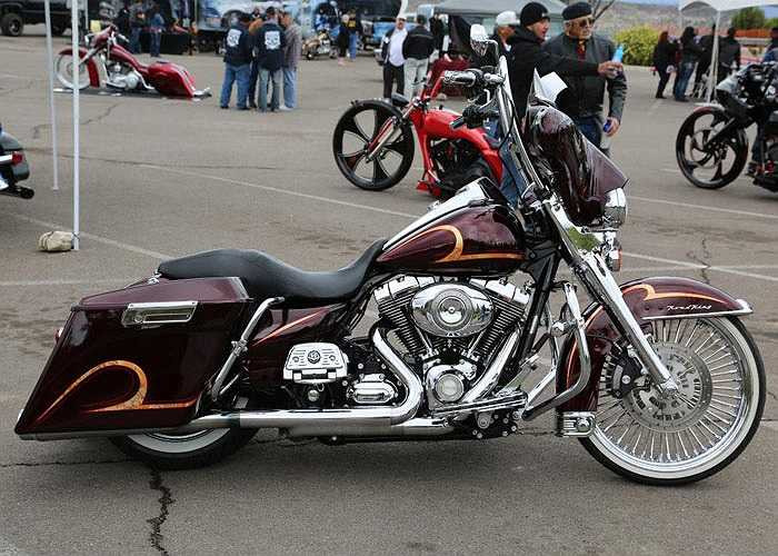 Cùng ngắm những mẫu xe độ gầm thấp đậm chất Mỹ tại ngày hội mang tên Lowrider Show này.