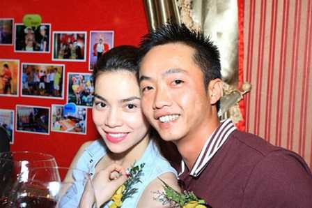 Subeo bên mẹ Hà Hồ.