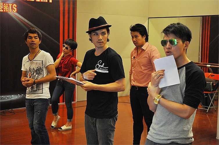 Chỉ còn vài ngày nữa là gala chung kết và trao giải của Vietnam Idol 2013 sẽ diễn ra.