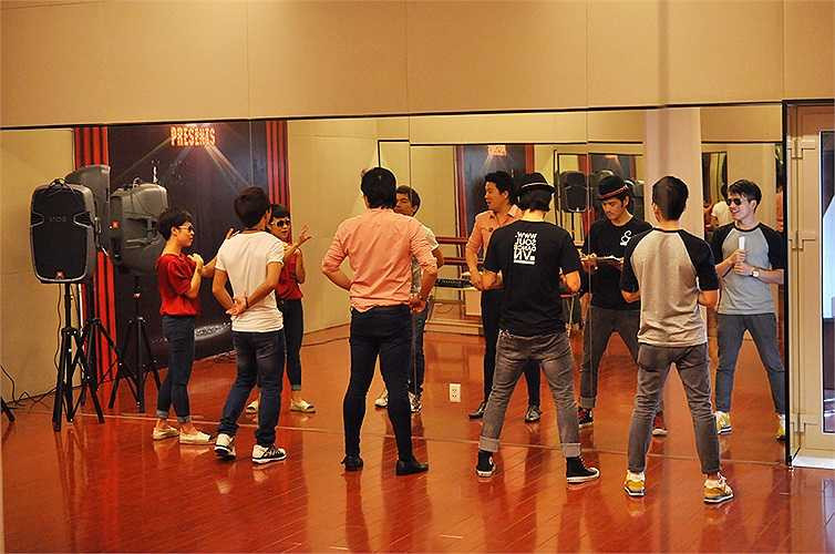 Đồng thời đánh dấu sự trở lại và hội tụ của các gương mặt nổi bật nhất của Vietnam Idol qua các mùa tổ chức, đó là Quốc Thiên, Uyên Linh, Văn Mai Hương và Ya Suy.