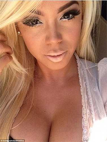  Doralie Medina, một trong hai cô gái tham gia trò chơi ngông của Floyd Mayweather