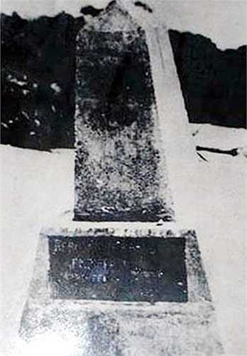 Bia chủ quyền Việt Nam trên quần đảo Hoàng Sa năm 1930. 