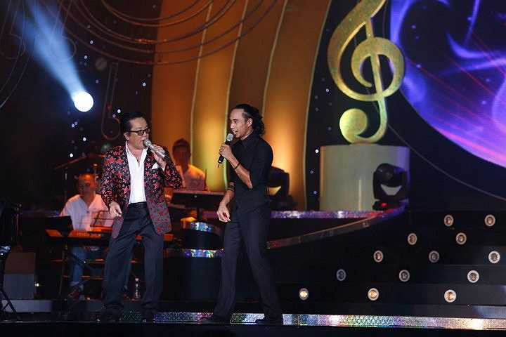 Khi nhắc đến Elvis Phương, khán giả không thể bỏ qua một loạt các tác phẩm trữ tình.