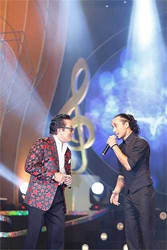 Lần đầu ca sĩ Phạm Anh Khoa song ca cùng Elvis Phương bài hát 'Nửa đêm ngoài phố'.