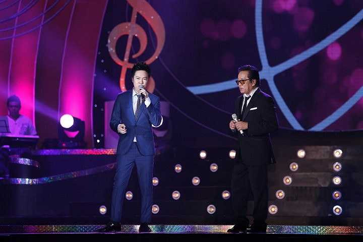 Đêm nhạc tuy kết thúc nhưng tất khán giả có mặt tại sân khấu không một ai muốn ra về.