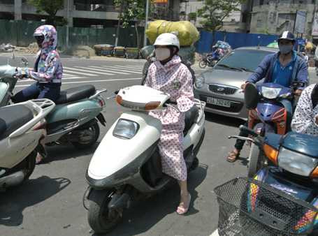  » Ảnh: Vật vã trở lại thủ đô trong nắng nóng » Từ đêm 4/5: Thời tiết biến động bất thường » Thời tiết ngày 1/5: Bắc Bộ mát mẻ, Nam Bộ nắng nóng