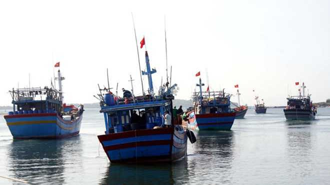 Chiều ngày 10/5/2014, đội tàu của ngư dân Núi Thành đồng loạt xuất quân bám biển, gìn giữ chủ quyền Hoàng Sa Ảnh: Nguyễn Thành