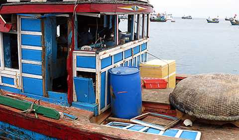 Tàu cá, Lý Sơn, tấn công, tàu Trung Quốc, Hoàng Sa, đập phá