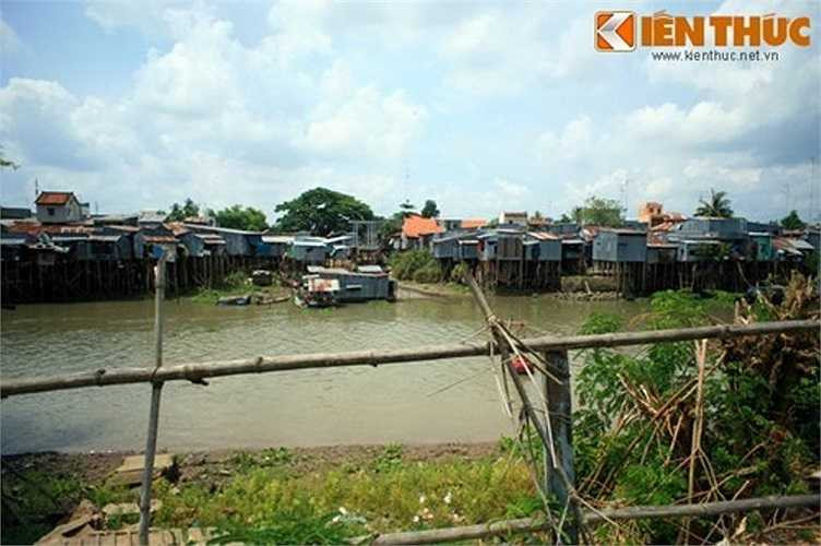 Ước tính trong 5 năm, các quan phụ trách đã phải huy động đến hơn 90.000 dân binh. Tổng số ngày công là 3.463.500, và khối lượng đất đào là: 2.845.035m³. 