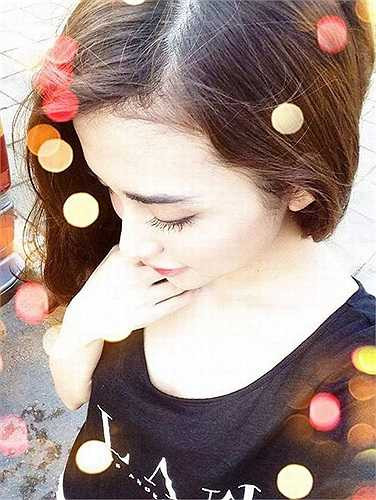 Không chỉ xinh đẹp, Mai Hồ còn xuất thân trong một gia đình giàu có.