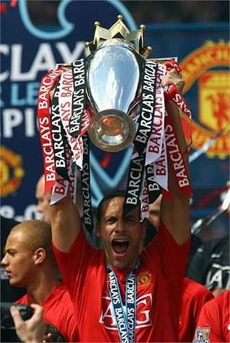 Khởi đầu mùa giải 2008-2009 khá nhọc nhằn nhưng sự sa sút của Liverpool ở giai đoạn lượt về đã giúp Ferdinand lần thứ 4 vô địch Premier League