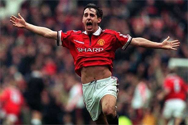 Gary Neville là một trong những thành viên ưu tú nhất của thế hệ vàng 1992 lừng danh thế giới. Anh cũng được bầu chọn là hậu vệ phải xuất sắc nhất lịch sử Old Trafford. 