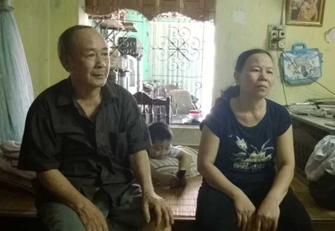 Mẹ bị can hành hung cảnh sát: 'Con tôi dại dột quá'