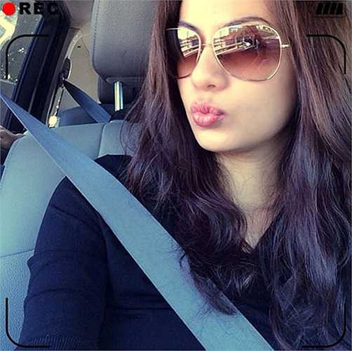 Người mẫu sinh năm 1980 này đã trải qua nhiều thăng trầm của cuộc sống, nhưng cách mà cô đối mặt với nó lại là thái độ lạc quan. 