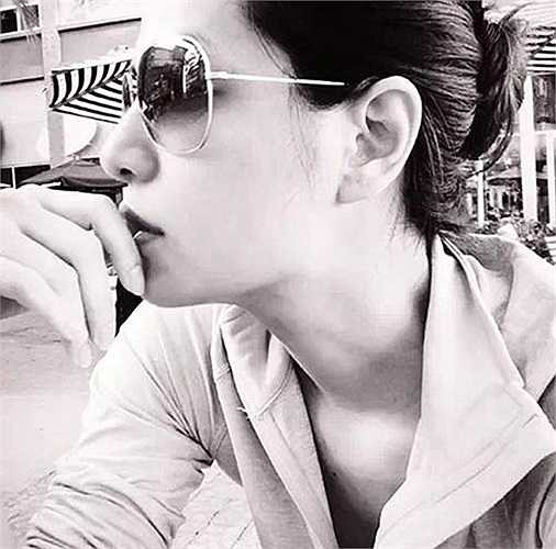 Dù đã là U40 nhưng bà mẹ này dường như ngày một thời trang và phong cách hơn.