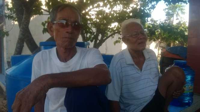  Cụ Nguyễn Ân (trái) và cụ Võ Miền (phải) phẫn uất trước sự ngang ngược của Trung Quốc