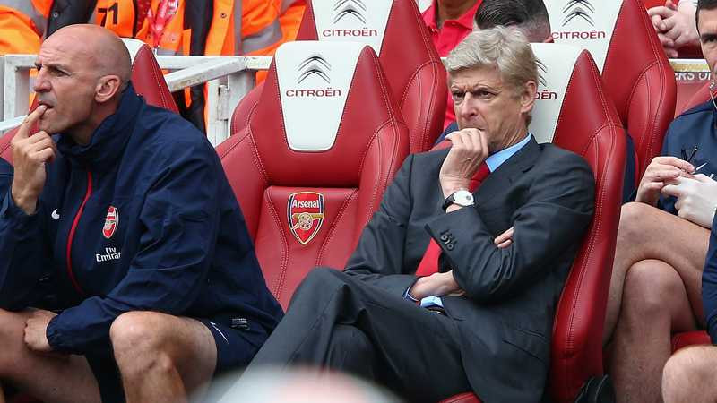 Arsene Wenger chán nản Premier League