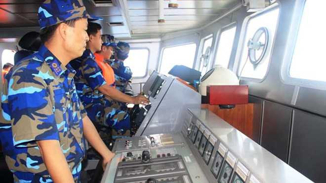 Chỉ huy tàu CSB 8003 vững vàng giữa Hoàng Sa. Ảnh: Nguyễn Huy