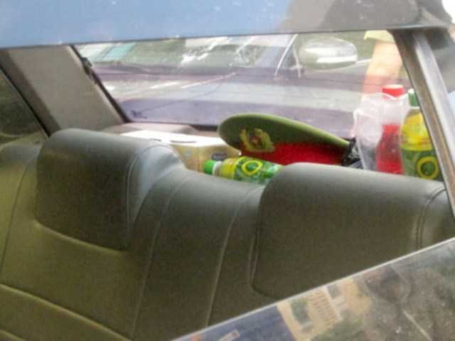 CSGT xử lý việc 'trưng' mũ cảnh sát trên ô tô