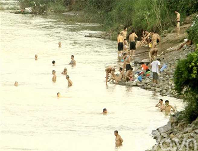 Nhiều năm nay, khu vực này là điểm đến của nhiều người dân Hà Nội để hạ nhiệt trong những ngày hè oi bức. 