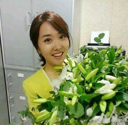 Sau khi kết hôn, Park Ji Sung dự định sinh sống ở nước ngoài và không có hứng thú theo đuổi nghiệp HLV. Ngày 25/7 tới, hai ngày trước lễ cưới, cựu sao 33 tuổi sẽ tổ chức một trận đấu từ thiện và coi đó là lần cuối xỏ giày ra sân.