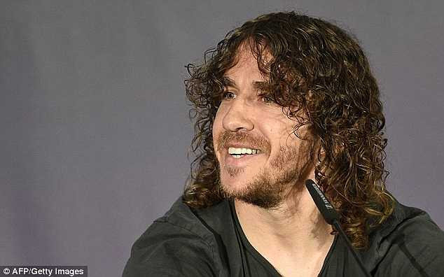 Puyol vừa tổ chức buổi họp thông báo quyết định giã từ sự nghiệp thi đấu