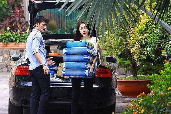 Một chiếc xe khác của vợ chồng Thuỷ Tiên - Công Vinh.