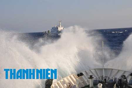Ảnh: Tàu Trung Quốc điên cuồng tấn công tàu Việt Nam
