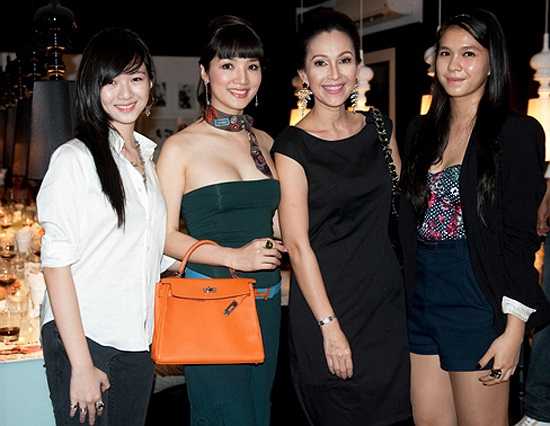 Mặc trang phục có phần 'xôi thịt' như Giáng My thật không phù hợp với phong cách mà những người sản xuất ra những chiếc túi Hermes 'thần thánh' hướng tới